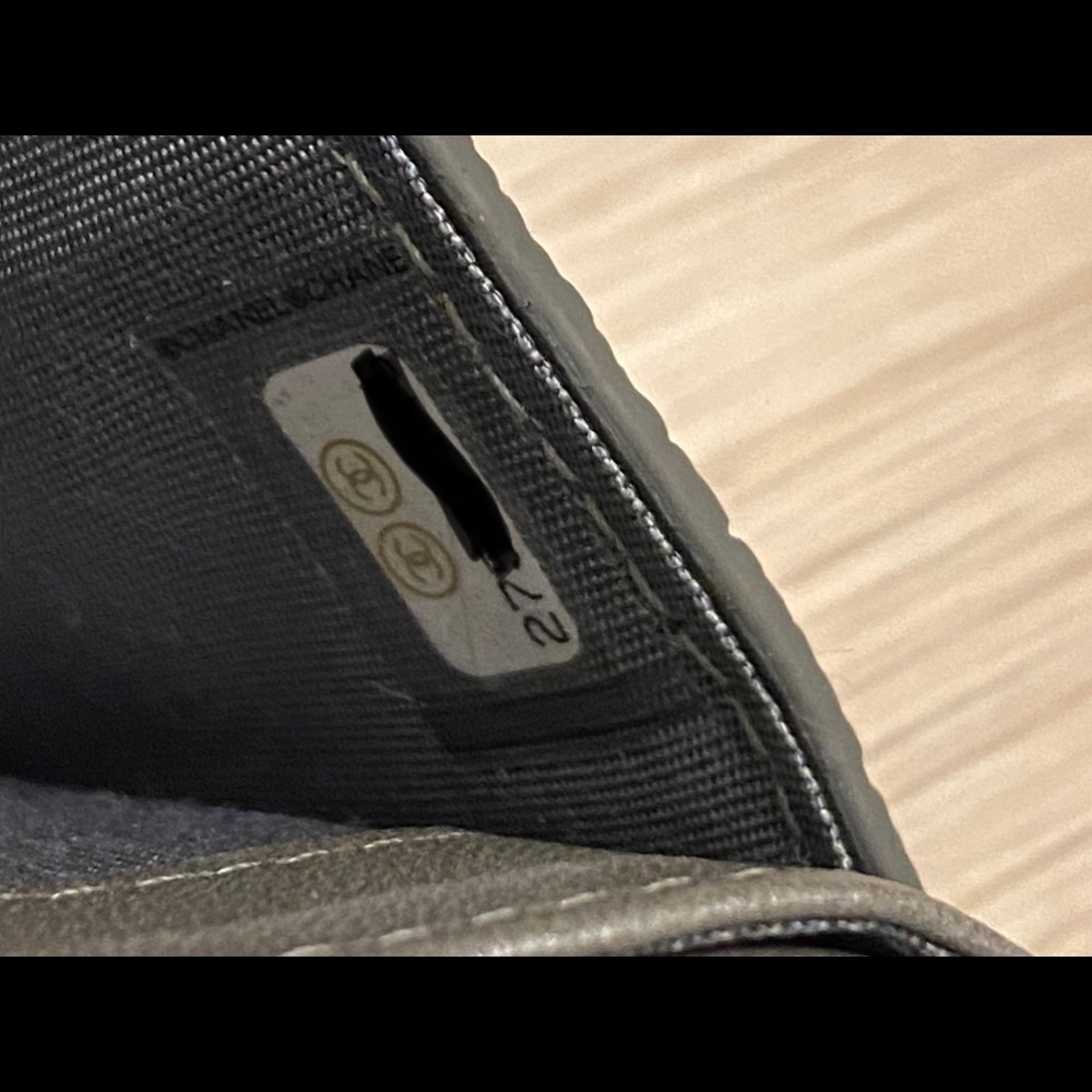 Chanel Stringray Cardholder - Picture 4 of 10